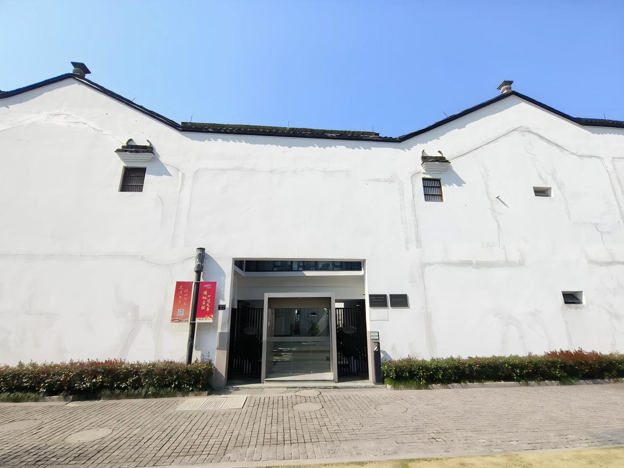 临平区大运河文化展陈馆户外墙绘施工前建筑外墙正面